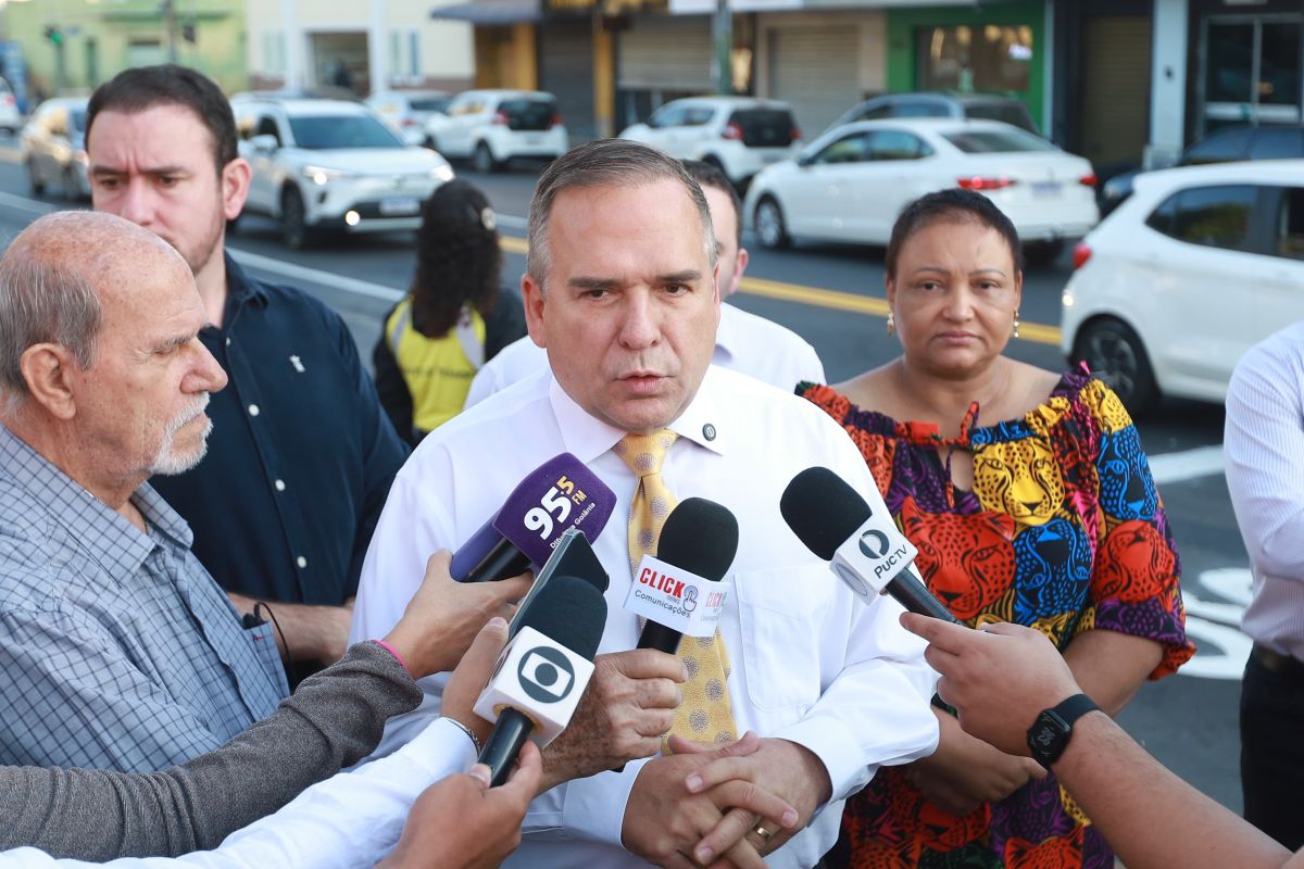Mabel pede investigação nos gastos da Saúde na gestão Rogério Cruz